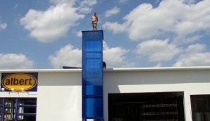 Vstupní modrá věž Albert Boskovice 11
